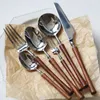 Set di stoviglie Vintage 304 Acciaio inossidabile Set di stoviglie occidentali Coltello da bistecca Forchetta Cucchiaio Dessert Giallo Pera Manico in legno massello Cucina Acce