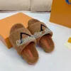 2023 Sommaren Ny The Slipper Designer Luxury Fashion High Quality Sandal Woman Man Velvet Fur Mule Flat Shoes Paseo Comfort Teddy Shearling Furry Slides