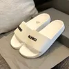 Kvinnor Män Gummi Slide Tofflor Bloom Blommor Sandaler Designer Slides Causal Halkfria Slides Flip Flops Utomhus Sommar Sandaler Beach Sneakers Plattform Tofflor