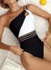 Moda de banho feminina Um ombro cortado de biquíni Onepiece Swimsith for Women Mesh Painel Patchwork Conjunto 2023 Ternos de banho Beachwear 230325