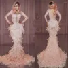 Stage Wear Sparkling Diamonds Pink Feather Long Tailing Dress Femmes Soirée Élégante Mariage Célébrer Prom Party Performance Costume