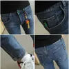 Jeans pour hommes Automne Hiver Pantalon simple Coréen Tendance Pieds élastiques Garçons Slim Adolescent Crayon PantalonMen's