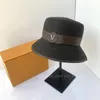 2023 Herbe Tressé designer Hommes Femmes Seau chapeau Mode vieille fleur chapeau de paille femmes casquette de baseball Designer de luxe Chapeau de pêcheur chapeau de soleil hommes 5A qualité