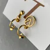 Fashion Gold Ohrringe Designer Stud für Frauen Asymmetrische Einfachheit 2023 Buchstabe Pflanzzubehör Ohroelenstollen Schmuck mit Kasten