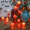 Cuerdas 2M 10 LED Linterna roja tradicional USB alimentado por batería Cadena de luces Suministros para fiestas Año chino Decoración Luces nocturnas