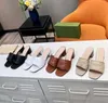 Spring 2023 New Crystal Diamond Slippers الشعار الثلاثي الأيقوني مربع رأس النساء ذات الكعب العالي الحجم 35-43