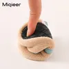 First Walkers Baby Shoes Winter Soft Lamb Wool Boys Girls Cartoon Animals Home Slippers Toddler Infant Boarn Indoor Floor Sapatos 230325