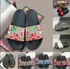 2023 Topkwaliteit Slipper Heren Dames Zwarte Bloemen Canvas Groen Blauwe Bloemen Slippers Designer Slippers Platte Glijbaan Mode Luxe Zomer Strand Platform