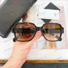 Fashion C Home Солнцезащитные очки для женщин Европейские и американские знаменитые квадратные очки Модные тренды Чистая красная маленькая красная книга с одинаковыми солнцезащитными очками 3424