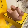 Mules d'été coincées Sandales Slides Slipt on High Talèled Walking Casual Mocassions 23SS Open Toe Rison Gladiator Femme Logs Femme Chaussures Zapatos