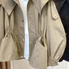 レディースジャケット春秋の秋、長袖フードドローストリングジッパーカーゴジャケットを持つカジュアルウォータープルーフカーキウインドブレーカー女性230325