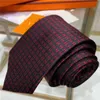 2023 Men Cocondtie Design masculino Tias da moda Pescoço letra impressa Luxurys Designers Business Cravate Actic de Corbata Cravattino 881