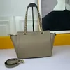 Luxury Classics Designer Bags Femme Sac à main Shopping Sac à bandoulière Fourre-tout trapèze inToutes les catégories Cuir véritable Rivet pailleté cuir de vachette grain de litchi Bandoulière