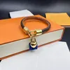 Brazalete de diseñador Pulsera Moda joyería clásica carta Marca marrón pulseras colgantes Pulsera de cuero Pulsera con cierre de metal hombres mujeres parejas joyería regalos