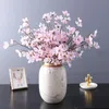 Guirnaldas de flores decorativas 50 cm Un manojo de ramas de flor de durazno artificiales de 6 garras Decoración del hogar Cereza de aterrizaje de boda de seda