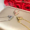 Never Fading 3 Colors Stainless Steel Gold Necklace V Letter Pendant Classic Style Designer Necklaces Love Women Jewelry Whole284E