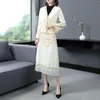 Vestidos de trabalho da primavera da primavera Lady Lady Clássica Elegante Nacional Folclórica Bordado Etnico Costura de Tassel Tassel Terno de duas peças Um ritmo