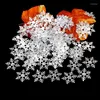 Dekoracje świąteczne 300/200/100pcs Mini Snowflake Confetti Applique Craft Scrapbooking Dekoracja przyjęcia weselnego na szkło 2023