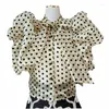 Kvinnors blusar damer vintage snörning båge polka dot organza skjortor sommar kvinnor puff hylsa sexigt perspektiv chiffong mesh eleganta toppar