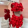 Robes de Cocktail rouges Satin col en v sans manches à plusieurs niveaux Sexy Club robe de soirée Vestidos Mini jupe sur mesure