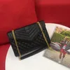 デザイナートートバッグショルダーバッグラグジュアリークロスボディ女性ファッションハンドバッグキルティングレザーメタルフィッティングチェーン財布財布模倣ブランド24cm