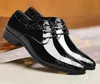 Nowe buty skórzane mężczyźni oddychane buty formalne luksusowy biznes Oxford Male Office Wedding Flats Footwear Mocassin Homme