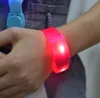 パーティーデコレーションミュージックアクティブ化されたサウンドコントロールLEDフラッシングブレスレットライトアップバングルバングルバンドクラブお祝いのバーチェアラミナスハンドリングSN