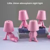 Veilleuses penseurs lampe italien petit homme doré veilleuses tactile lampe de table chevet café décor de chambre d'enfant cadeau de fête des enfants P230325