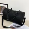 P Designer Duffel Bag for Women Men Gym Bags Sport Travel Handväska stor kapacitet duffle handväskor Fashion Purse Laodong23991