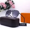 Lunettes de soleil de couple de plage pour hommes et femmes de créateurs 20% de réduction sur les lunettes de mode de voyage de tir de rue à l'étranger 7423