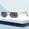 20 % RABATT auf neue Luxus-Designer-Sonnenbrillen für Herren und Damen. 20 % Rabatt auf rahmenlose, quadratische, personalisierte Fashion-Street-Shooting-Brillen