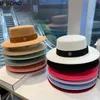 Gierige rand hoeden Fedora voor vrouwen Flat Top Fashion Elegante Bowler Dress Caps Panama Church Wedding Ribbon Band Men Filt Jazz 230325