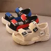 Sandalen zomer nieuwe kinderen op blote voeten sandalen jongen zacht bodem strandschoenen anti-kick bescherming hoofd peuter functionele sandalen w0327