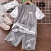 Zestawy odzieży chłopcy letni garnitur Dzieci Krótkie krótkie krótkie stroje 2PC Sport Casual Strouts for Teeneage Boy 230327