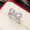 حلقات الفرقة Huitan Bling Bow Rings for Women Luxury Silver Fashion Associory Associory Party Anniversary Gift Romanty Female Jewelry G230327