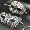 Partymasken Silber Rot Phantom Filigrane venezianische Maskerade Liebhaber Paar Masken Set Hochzeit Metall Laser Cut Ball Party Masken Set 230327