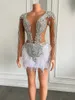 Robe de bal de luxe en plumes blanches pour fille noire, transparente, manches longues, courte, jupe de fête d'anniversaire, de remise de diplôme, robes de soirée