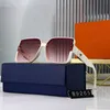 2024 Fashion Off Luxury Designer de luxe Nouveaux lunettes de soleil masculines et femmes au large de la mode Advanced Box Advanced Sense à quatre tas