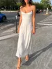 Lässige Kleider Damen Temperament Seidiges Slip-Kleid Weiblicher Stil Einfarbig V-Ausschnitt Ärmellos Sexy Open Back Slim Slit Langer Rock