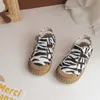 Tofflor barn sommarfjäder duk sandaler baby söt leopard zebra tryck kausalskor pojkar andas krokstängning 230327