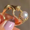 Pierścienie zespołowe INS stal nierdzewna 18K Gold Gold Pierścień Vintage Hug Baroque Pearl Pierścienie dla kobiet dziewcząt biżuteria mody prezent Z0327