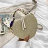 Sacs de plage Été 2023 Mode Foulard en soie Portable Paille Tissé Sac Femme Version Coréenne Peach Heart S Single Épaule Messenger Petite Plage 230327