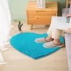 Tapis coeur en forme de tapis moelleux tapis en polyester lavable pour les enfants chambre à coucher de maison canapé-coussins