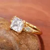 バンドリングHuitan Luxury Princess Square Cubic Zirconia Wedding Rings for Women for Gold Color Band Engagement Proposal Rings Fashion Jewelry Z0327