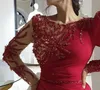 Robe de soirée de bal sirène robes de soirée bateau à manches longues parole longueur balayage train perlé cristal appliques satin rouge long fendu illusion