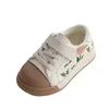 Primi camminatori 1419cm Kids Girls Flower Sneakers Beige Pu Leather Soft Sole Scarpe casual per bambini Donna Primavera Autunno 16 anni 230327