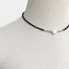 Girocollo Collana con ciondolo di perle naturali Collana con perline di cristallo nero Gioielli per banchetti Collo elegante femminile Accessori di moda Squisito