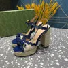 2023 Sandali classici con tacco alto Scarpe firmate Moda 100% pelle Scarpe da ballo da donna Materiale lavorato a maglia sexy Fibbia in metallo da donna Tacchi spessi Scarpe da donna Grandi 34-42