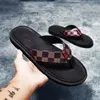 Men Lederen Slippers Heren slippers slijbanen Casual Outdoor Summer Italiaanse ontwerper Classic Black Beach Footwear Man Nieuw