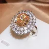 Anelli a grappolo Design avanzato Donna Anello con fiore di diamante giallo Femminile Zircone luminoso Brillante Gioielli di lusso Festa regalo per ragazze